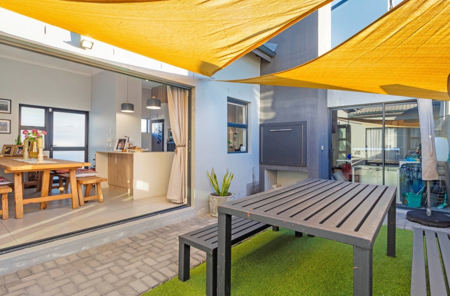 3 Bedroom Property for Sale in Sandown Western Cape